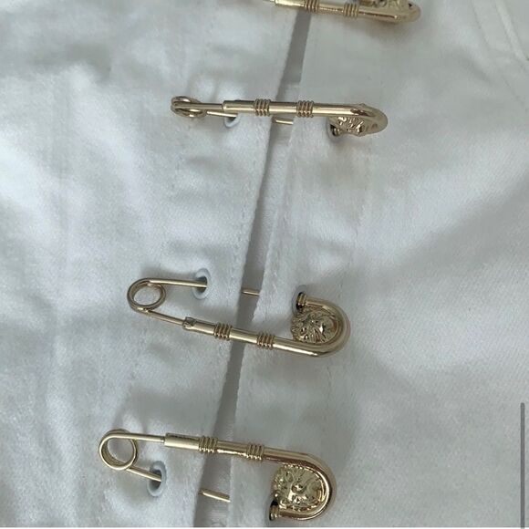 🔥 🧷 NWT L’AGENCE ARIA SAFETY PIN CROPPED DENIM JEAN JACKET - Picture 13 of 13